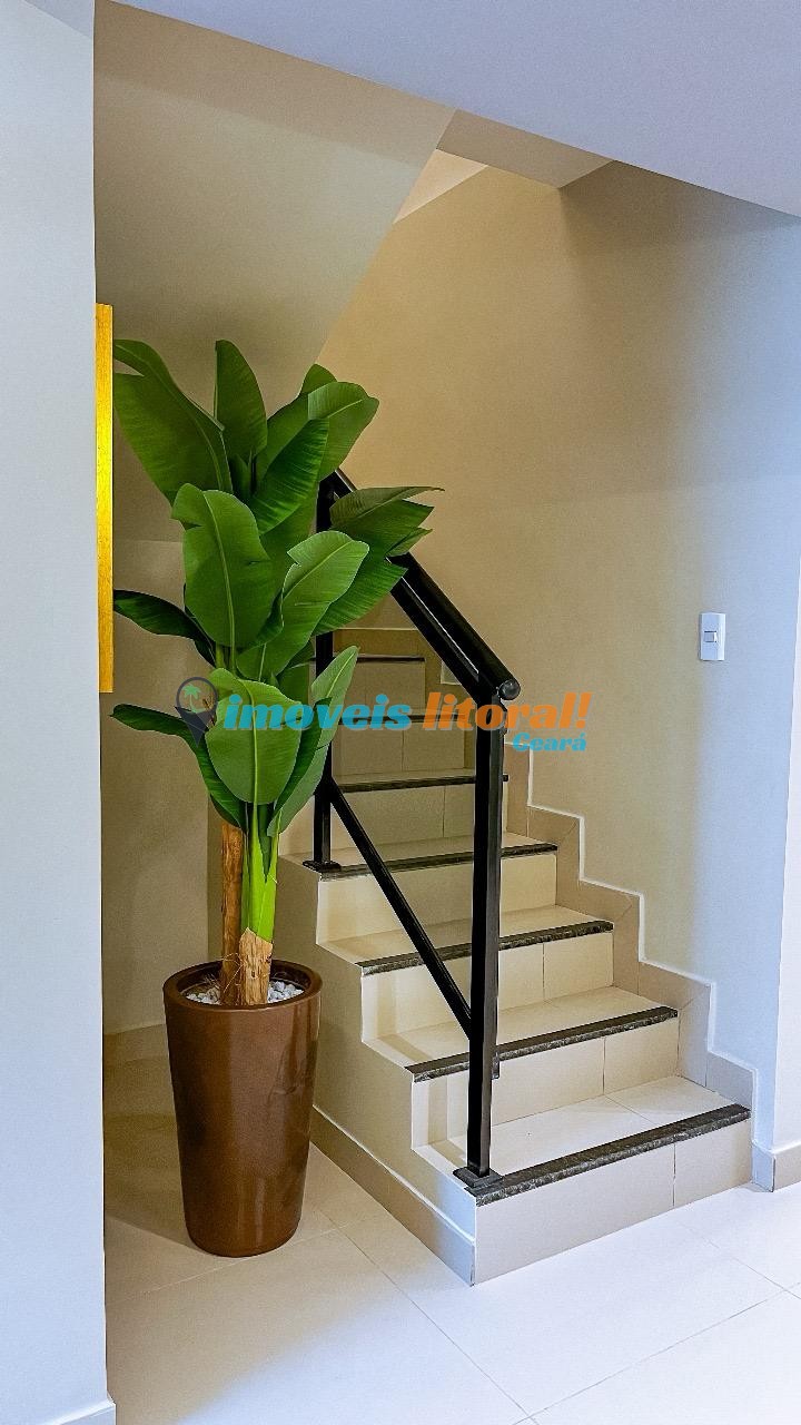 CASA DUPLEX EM CONDOMÍNIO