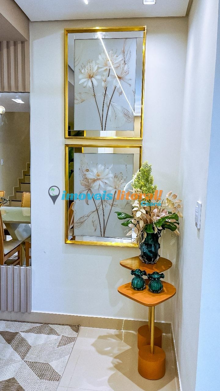 CASA DUPLEX EM CONDOMÍNIO