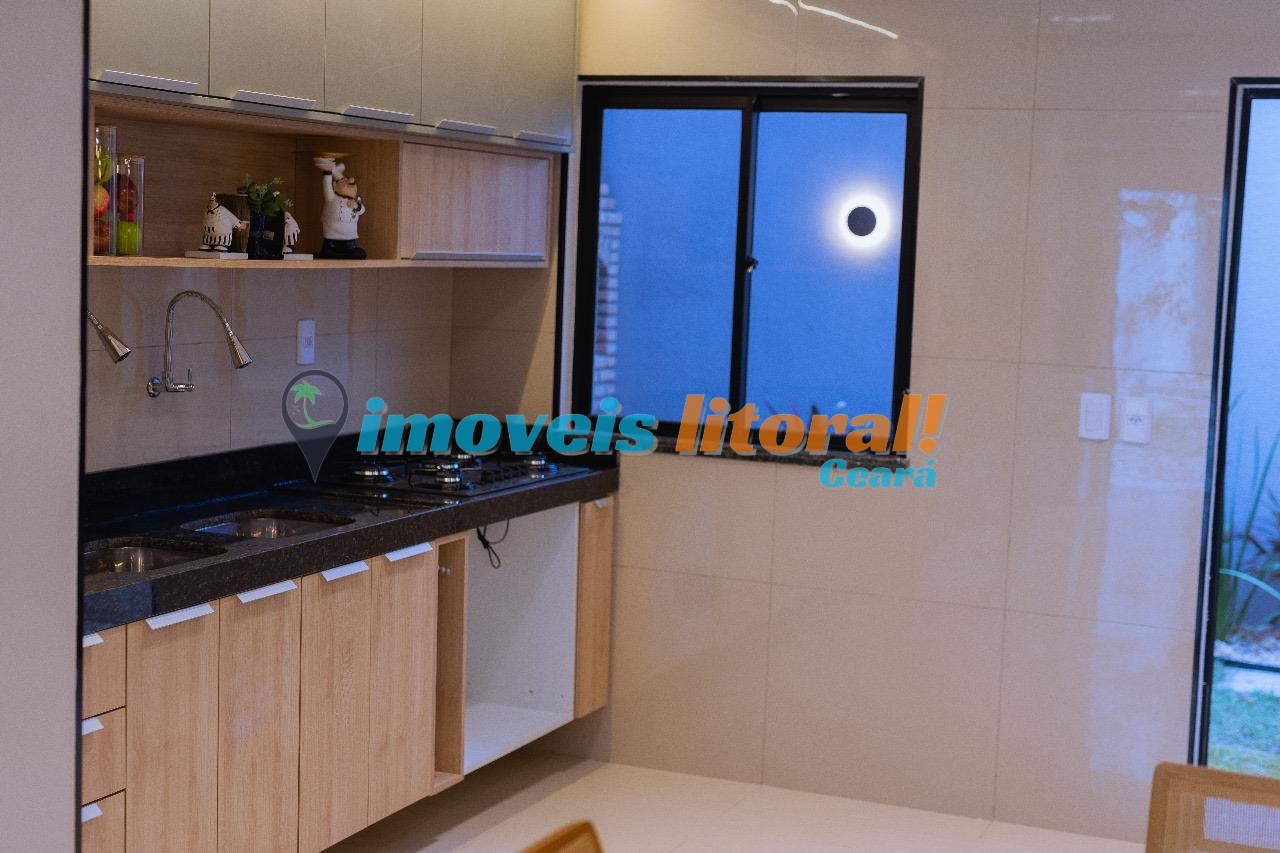 CASA DUPLEX EM CONDOMÍNIO