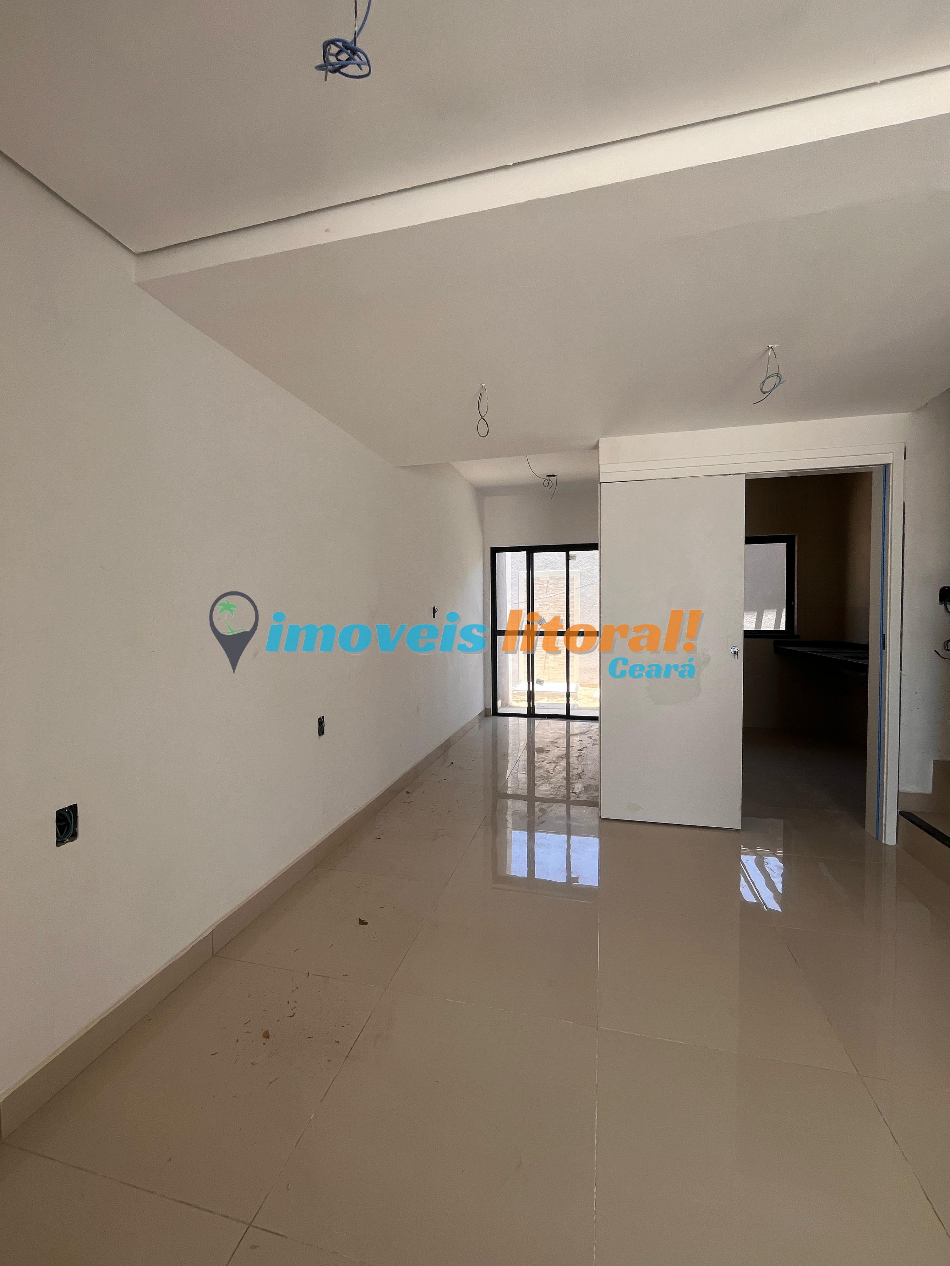 CASA DUPLEX EM CONDOMÍNIO