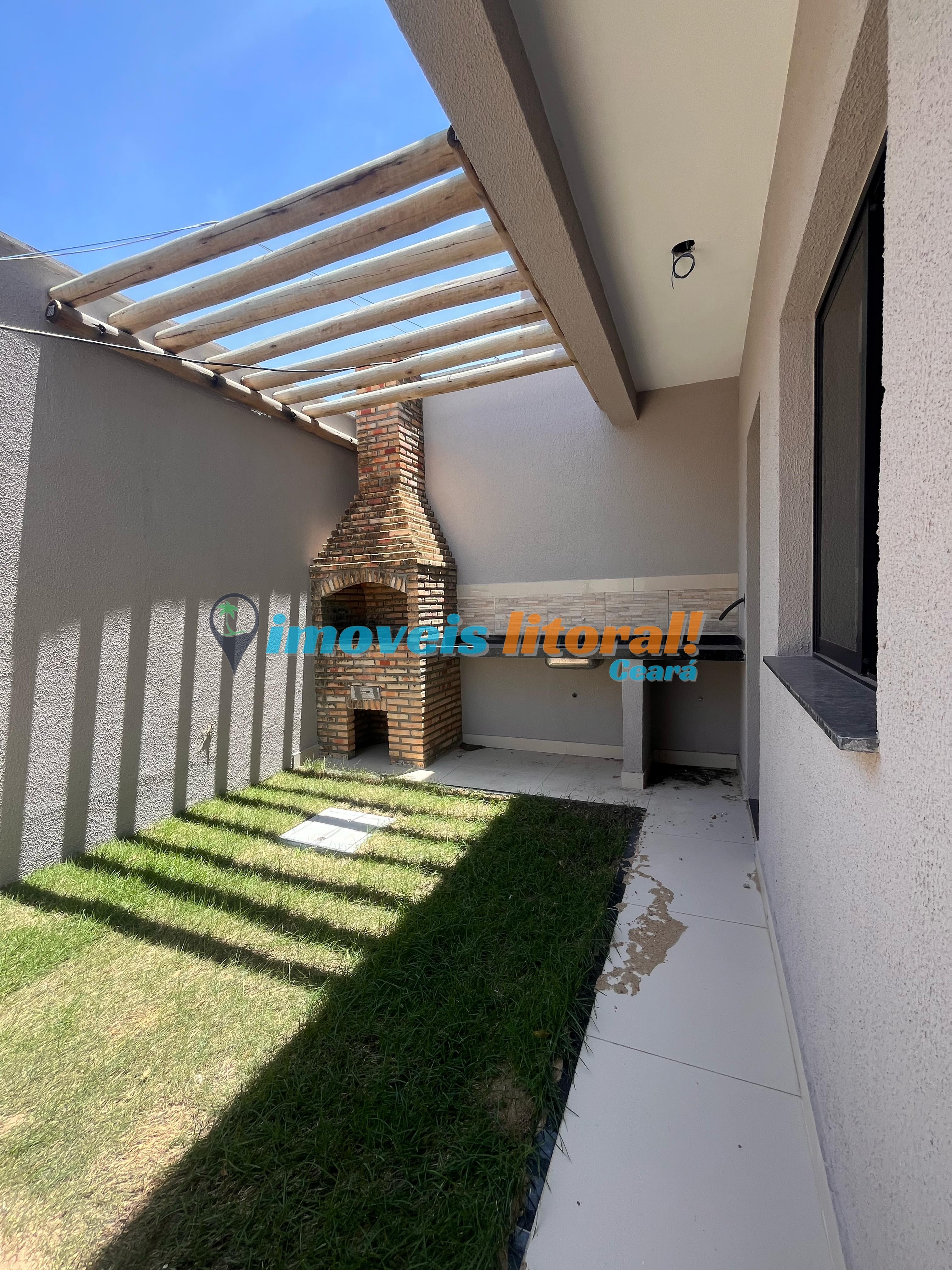 CASA DUPLEX EM CONDOMÍNIO