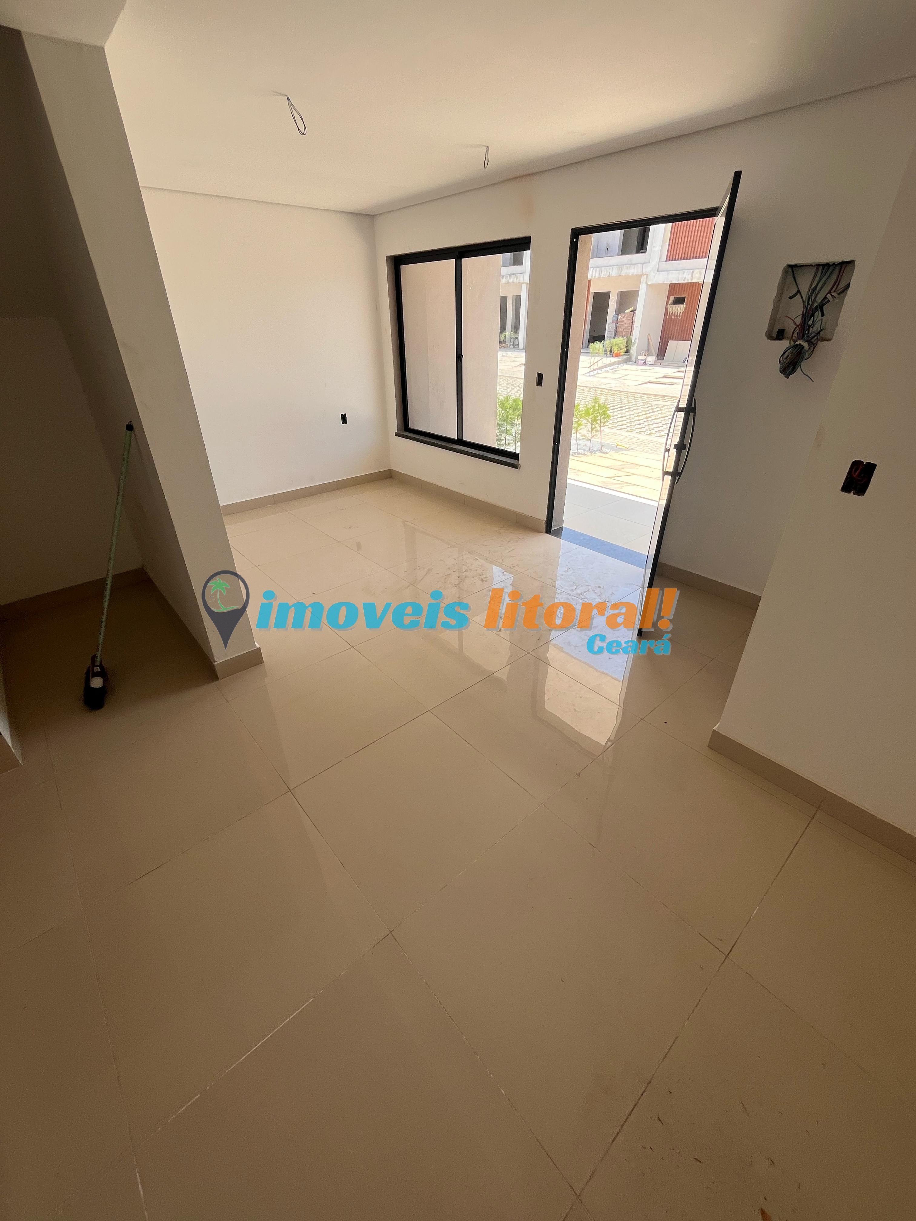 CASA DUPLEX EM CONDOMÍNIO