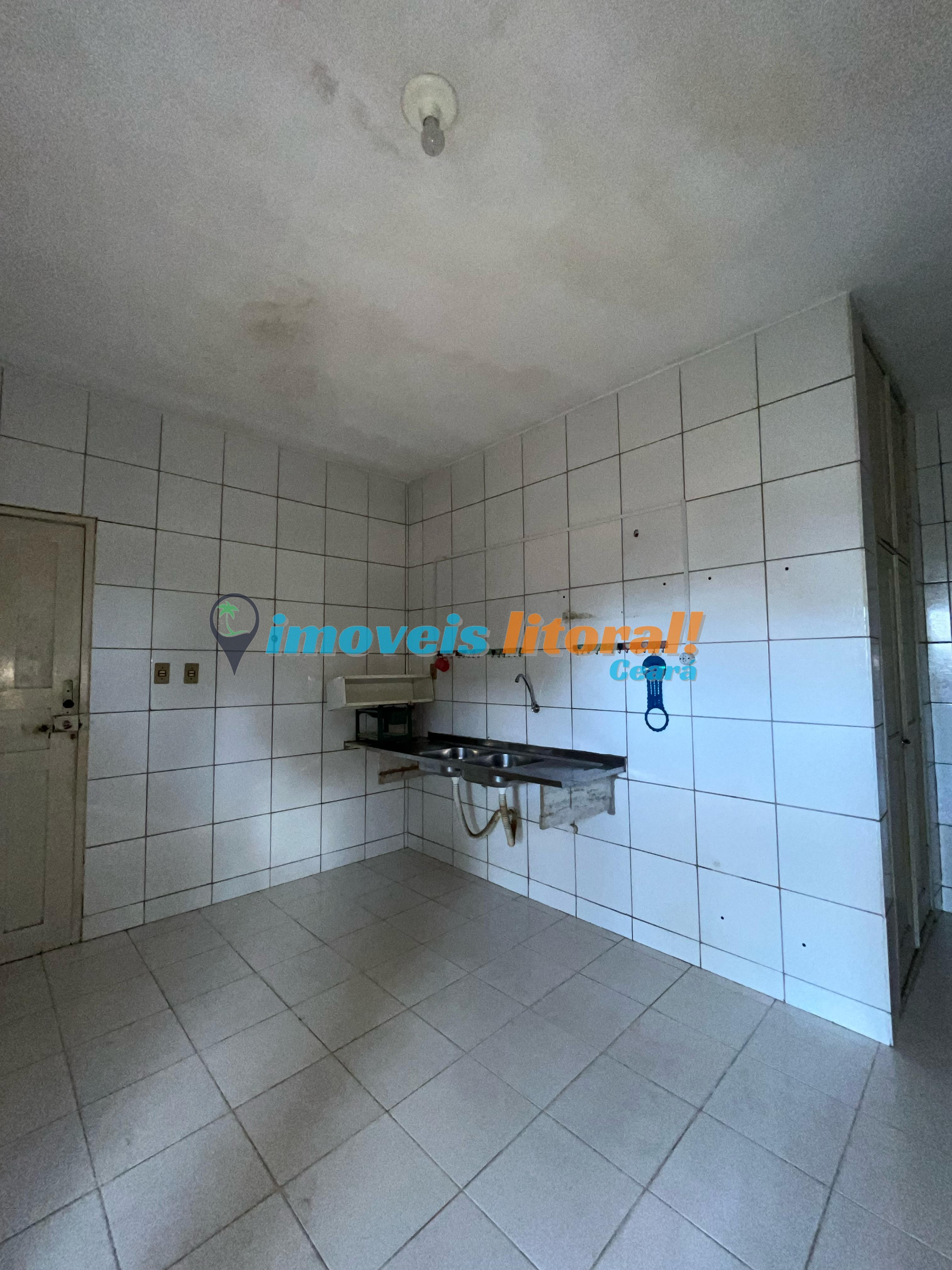 CASA NO CENTRO DA CAUCAIA