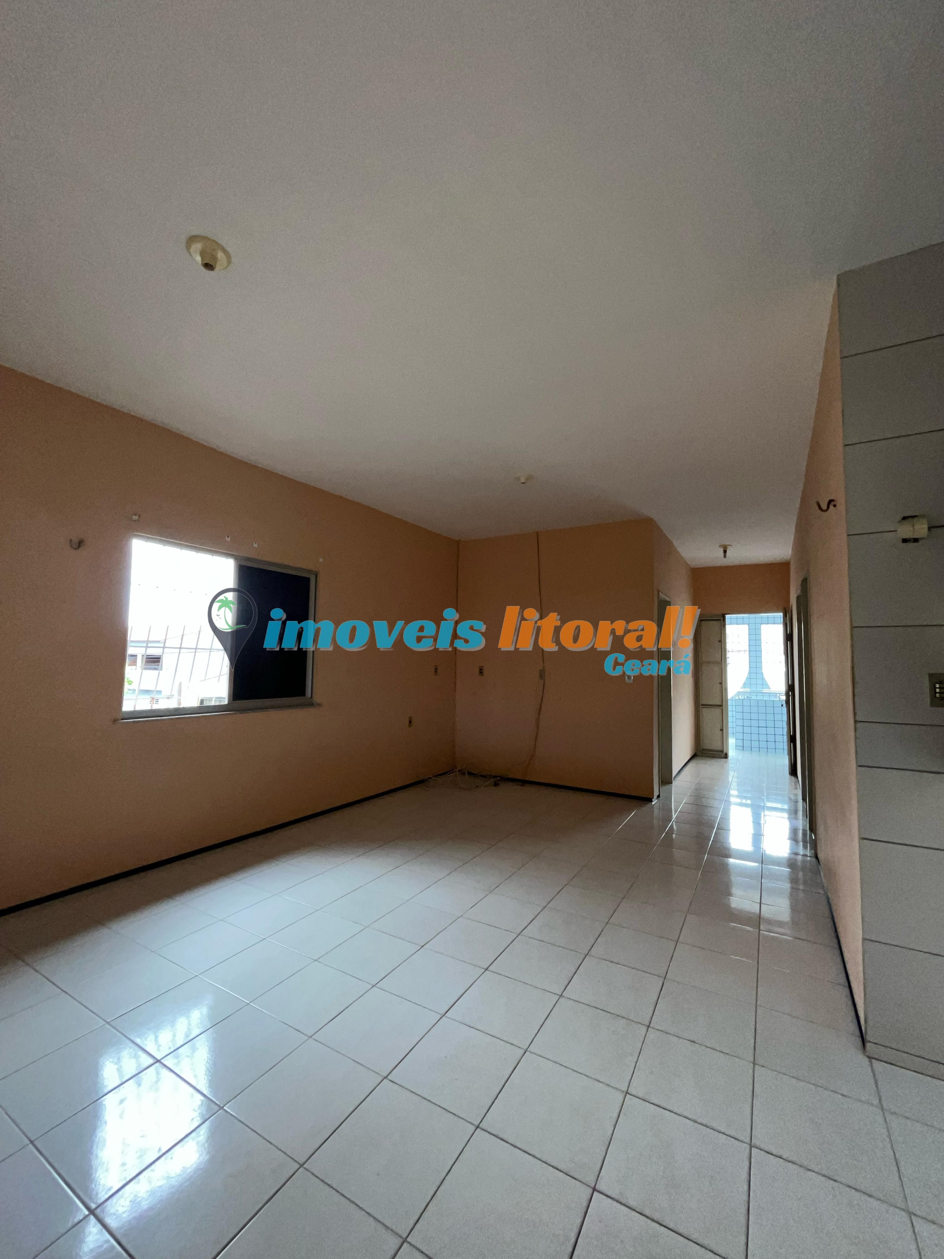 CASA NO CENTRO DA CAUCAIA