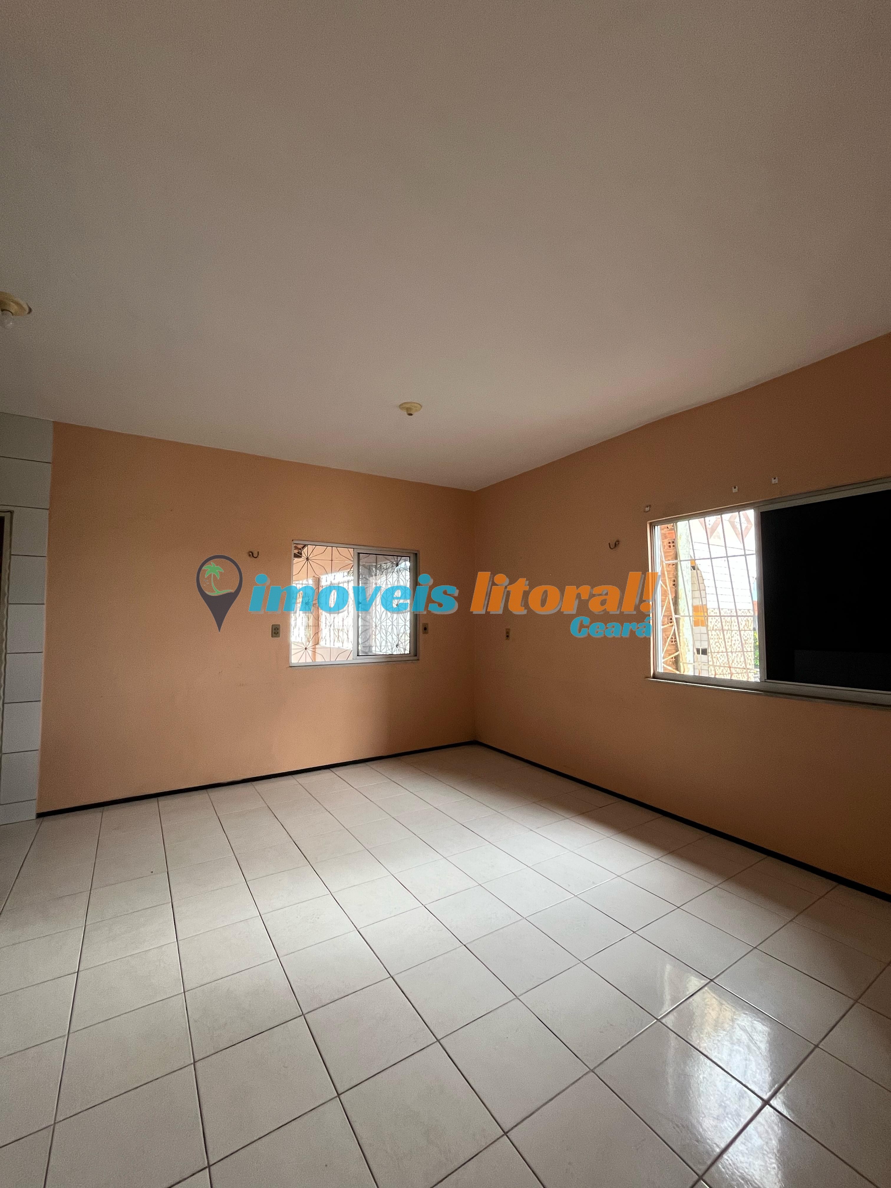 CASA NO CENTRO DA CAUCAIA