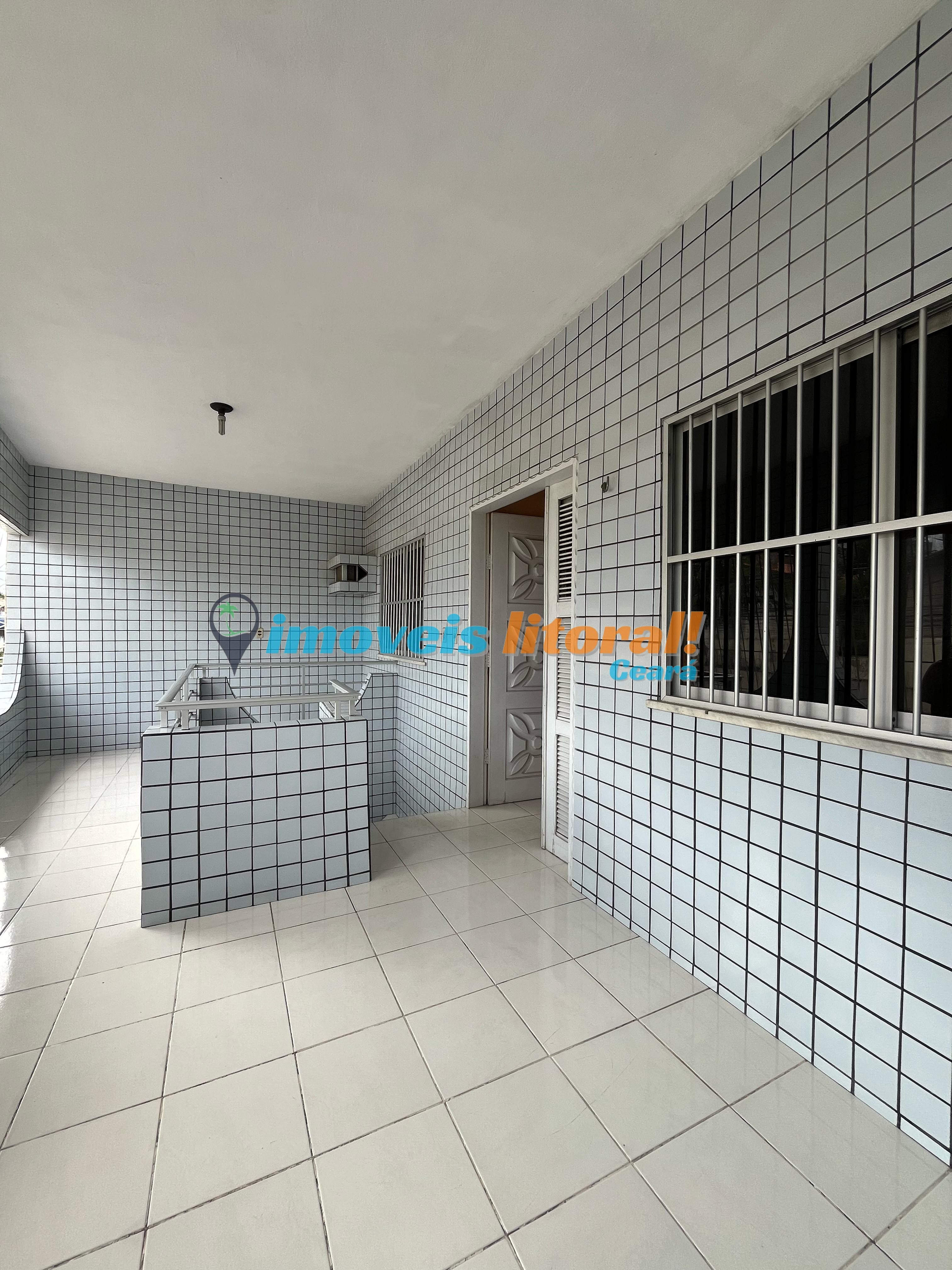 CASA NO CENTRO DA CAUCAIA