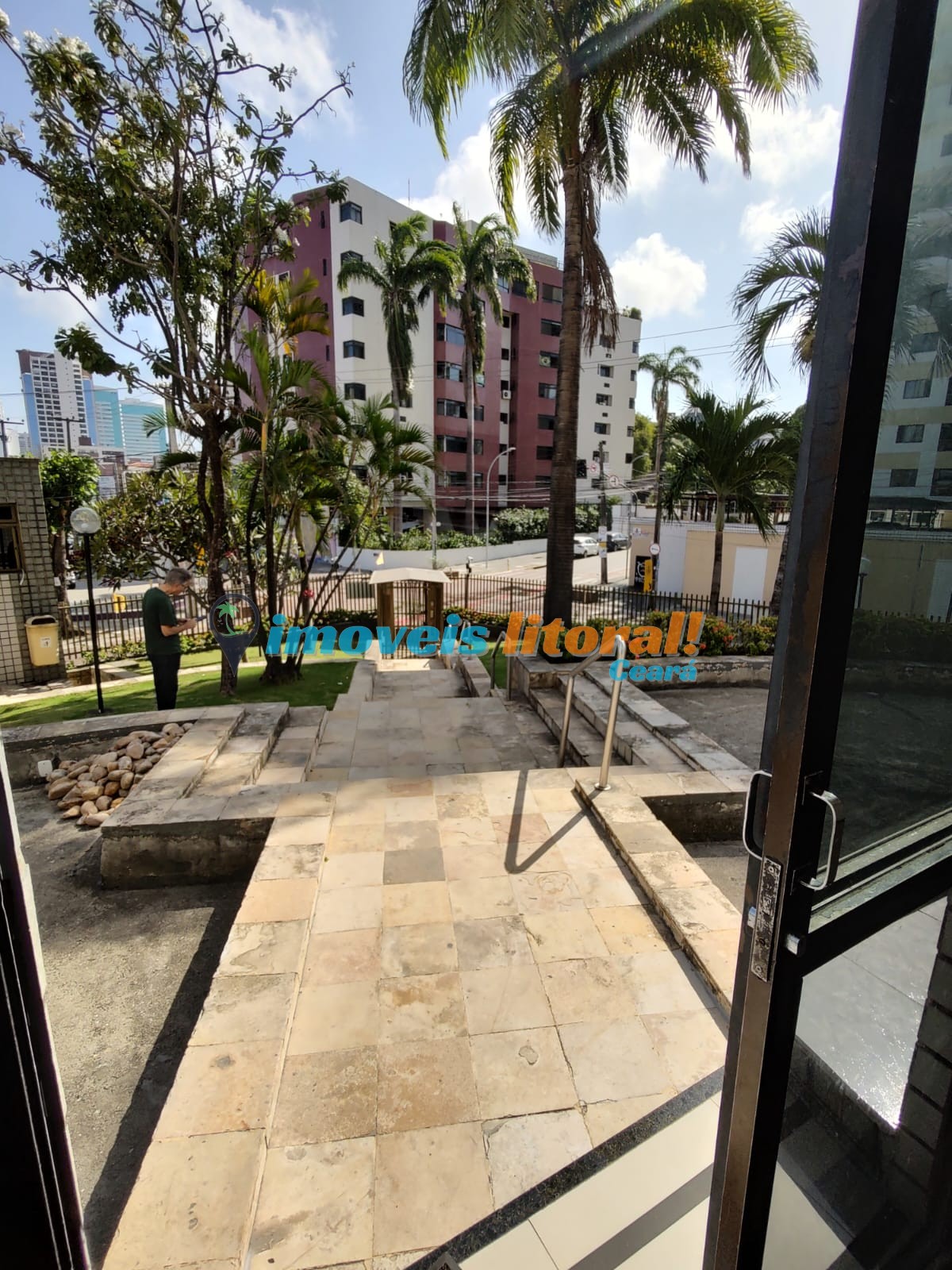 APARTAMENTO NA VARJOTA